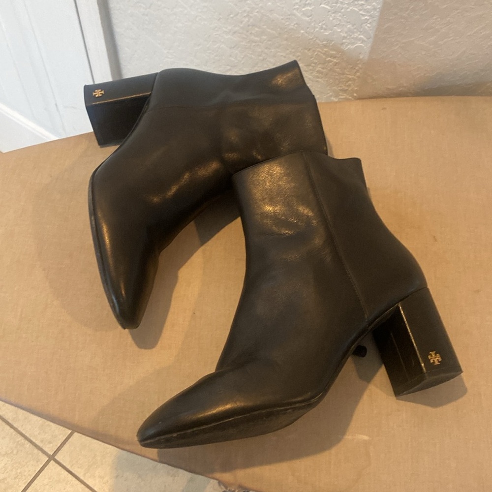 TORY BURCH BROOKE LEATHER ANKLE BOOTS - Picture 6 of 14